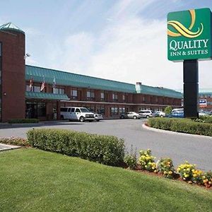 Quality Inn&Suites Aéroport P.E. Montréal-Trudeau Airport